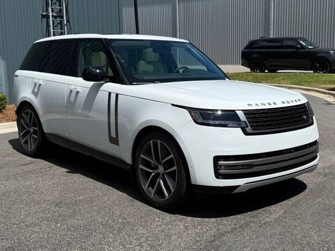 Used 2025 Land Rover Range Rover SE AWD/4WD image 8
