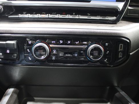 Used 2024 Chevrolet Silverado 2500 LTZ w/ LTZ Plus Package AWD/4WD image 17