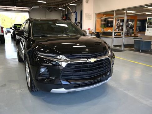 Used 2019 Chevrolet Blazer LT w/ Sun and Wheels Package FWD image 3