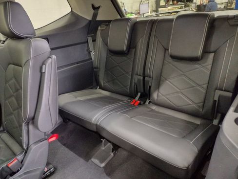 New 2026 Volkswagen Atlas Peak Edition image 28