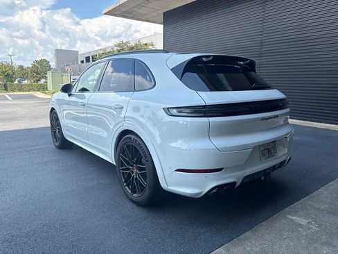 Certified 2026 Porsche Cayenne GTS AWD/4WD image 3