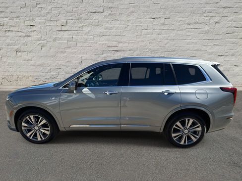 Used 2025 Cadillac XT6 Premium Luxury image 8