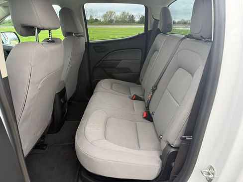 Used 2022 Chevrolet Colorado W/T RWD image 12