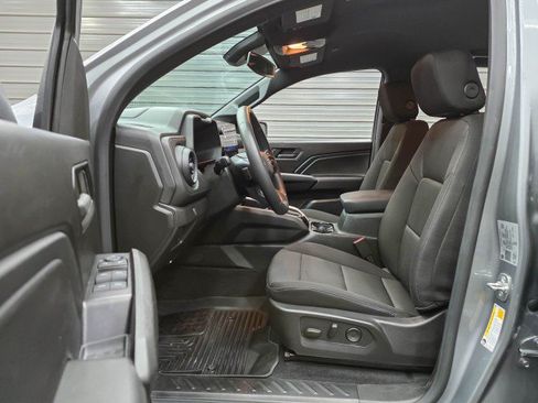 Used 2024 Chevrolet Colorado Trail Boss w/ Advanced Trailering Package AWD/4WD image 18