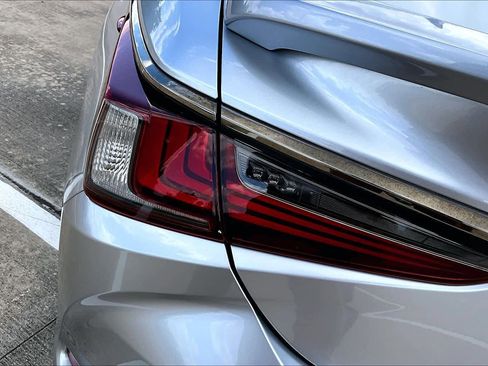 Certified 2022 Lexus ES 350 F Sport FWD image 29