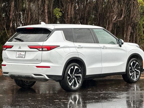 Used 2024 Mitsubishi Outlander SE image 4