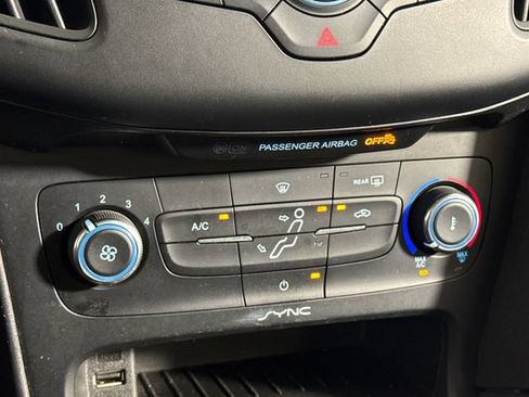 Used 2016 Ford Focus SE FWD image 34