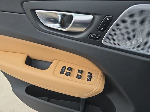 Used 2025 Volvo XC60 B5 Ultra w/ Protection Package Premier image 32