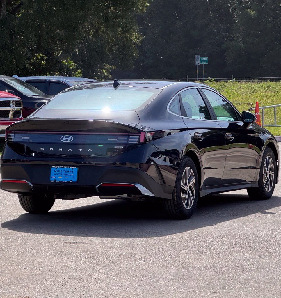 New 2026 Hyundai Sonata Blue FWD image 11