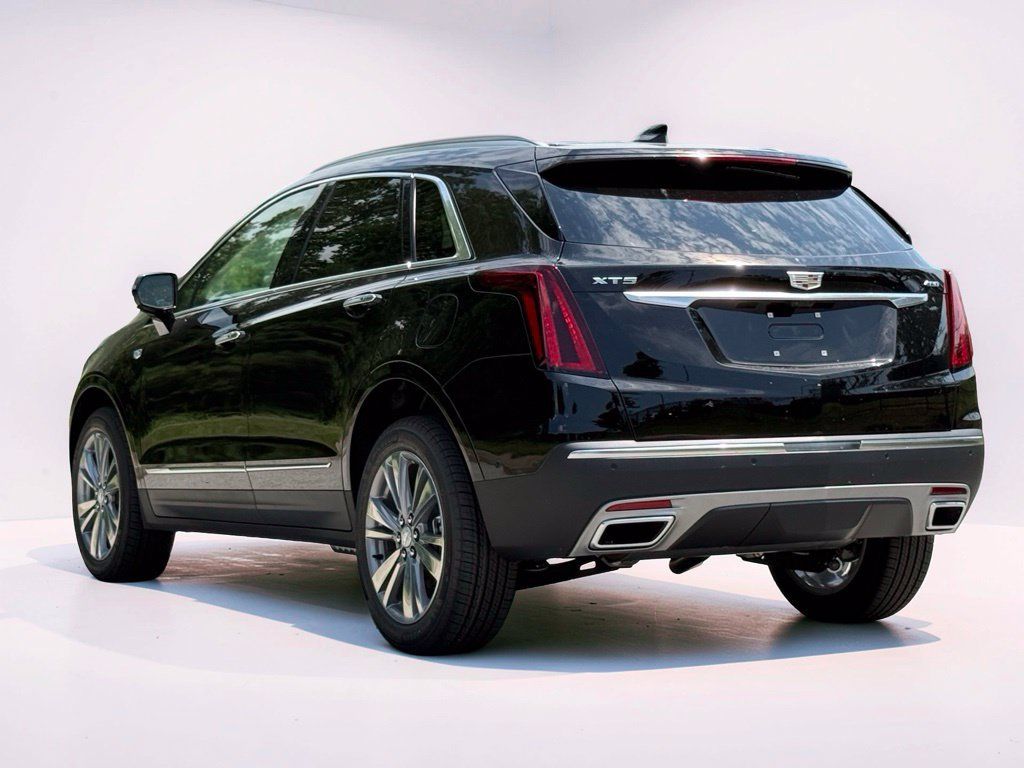 Certified 2026 Cadillac XT5 Premium Luxury w/ Driver Assist Package FWD image 11