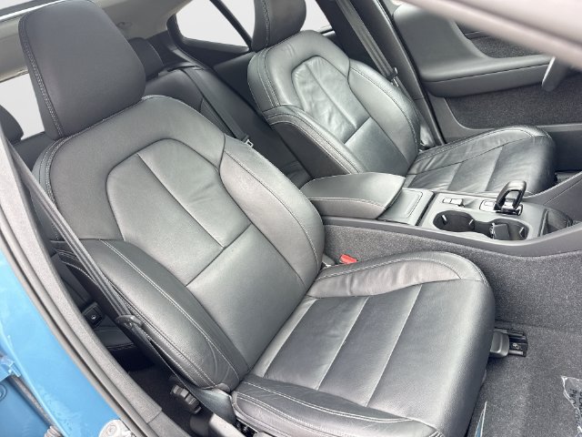 Certified 2024 Volvo XC40 B5 Core AWD/4WD image 30