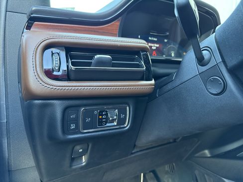 Used 2022 Lincoln Nautilus Reserve w/ Equipment Group 201A image 18