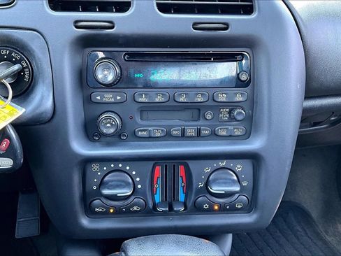 Used 2004 Chevrolet Monte Carlo SS w/ Preferred Equipment Group FWD image 14