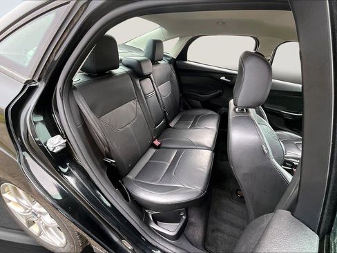 Used 2015 Ford Focus SE w/ Equipment Group 201A image 27
