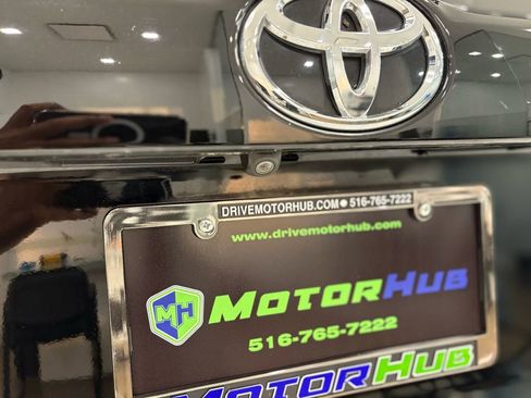 Used 2017 Toyota Highlander XLE image 46