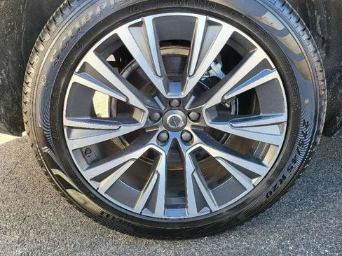 Used 2022 Volvo XC90 T6 Momentum AWD/4WD image 26