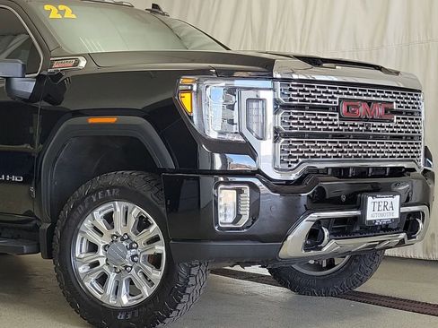 Used 2022 GMC Sierra 3500 Denali w/ Denali Ultimate Package AWD/4WD image 2
