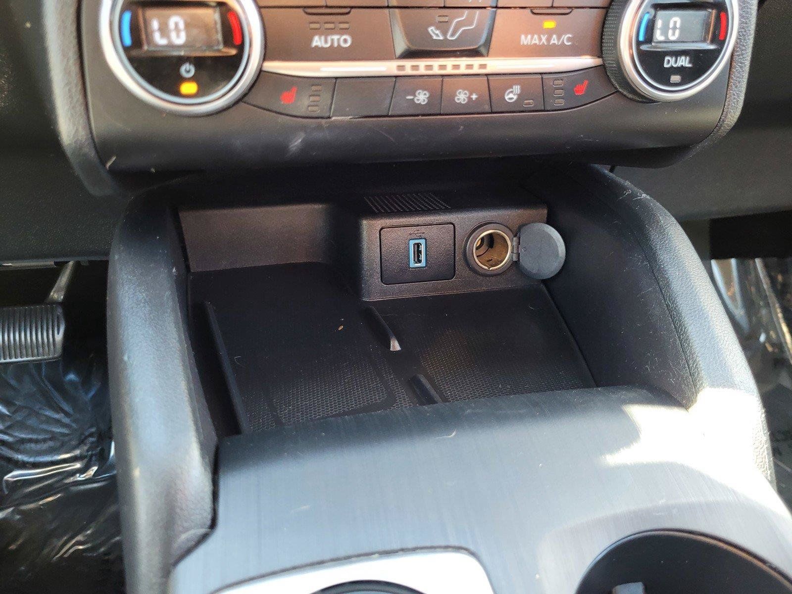 Used 2020 Ford Escape Titanium AWD/4WD image 25