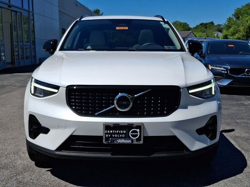 Certified 2024 Volvo XC40 B5 Plus w/ Protection Package Premier AWD/4WD image 2
