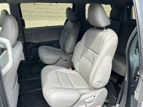 Used 2015 Toyota Sienna XLE w/ XLE Navigation Package AWD/4WD image 14