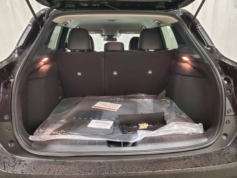 Used 2025 Nissan Kicks SR image 8