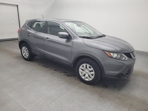 Used 2019 Nissan Rogue Sport S image 11