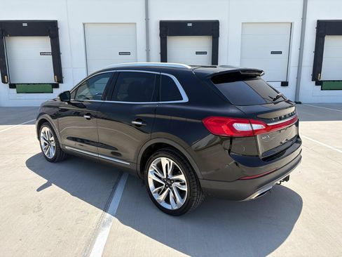 Used 2016 Lincoln MKX Reserve w/ Enhanced Security Package FWD image 5