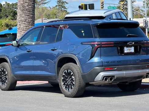 Used 2025 Chevrolet Traverse Z71 AWD/4WD image 7