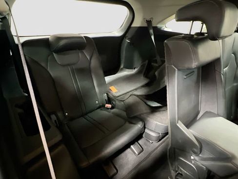 Certified 2024 Kia Sorento S image 26