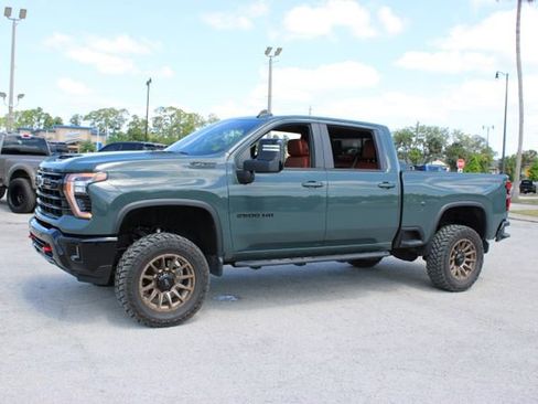 Used 2025 Chevrolet Silverado 2500 LT w/ Trail Boss Package AWD/4WD image 5