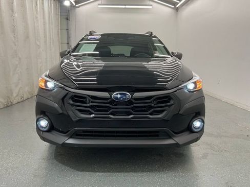Used 2025 Subaru Crosstrek 2.5i Premium AWD/4WD image 3