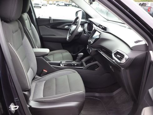 Used 2021 Chevrolet TrailBlazer LT w/ Convenience Package FWD image 17