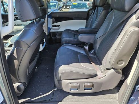Used 2022 Kia Carnival SX Prestige FWD image 17