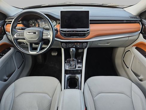 Used 2022 Jeep Compass Limited image 9