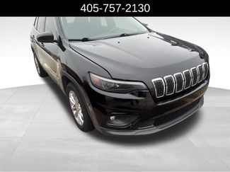Used 2019 Jeep Cherokee Latitude w/ Cold Weather Group FWD video 2
