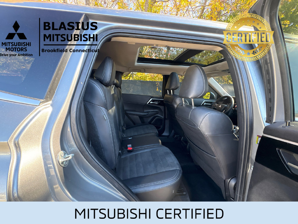 Used 2023 Mitsubishi Outlander 4WD Plug-In Hybrid image 28