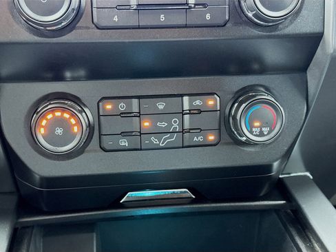 Used 2022 Ford F250 XLT w/ Black Appearance Package AWD/4WD image 12