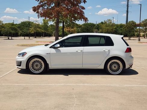 Used 2017 Volkswagen GTI S FWD image 4