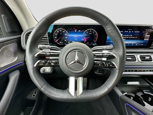 Used 2026 Mercedes-Benz GLS 450 4MATIC image 11