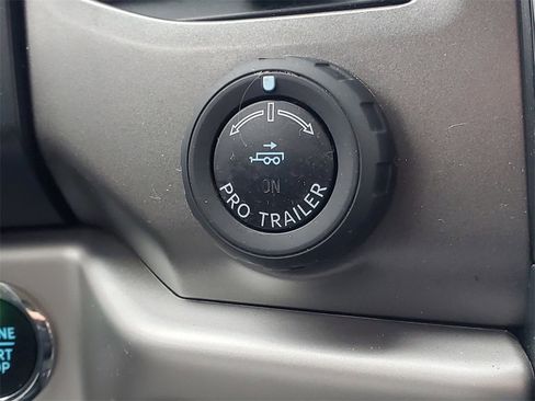 Used 2022 Ford Expedition XLT image 26