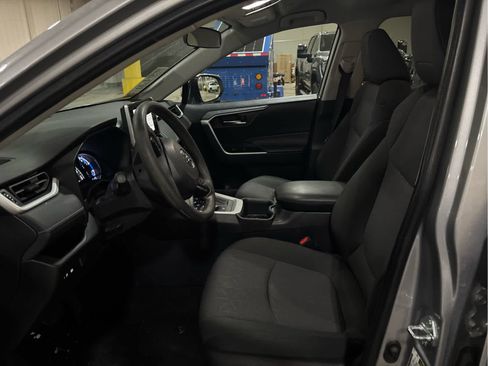 Certified 2025 Toyota RAV4 XLE image 9