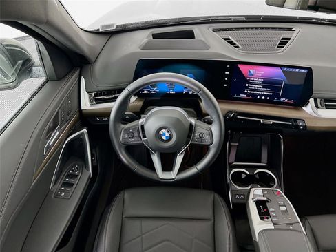 Used 2025 BMW X1 xDrive28i w/ Technology Package image 21
