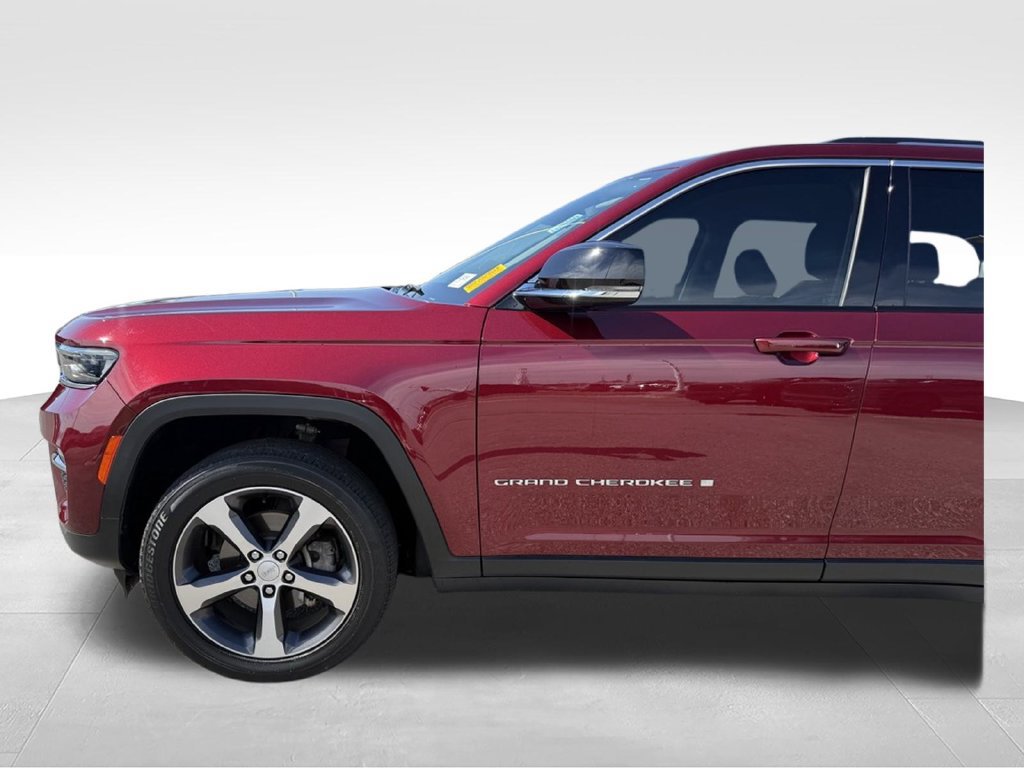 Used 2023 Jeep Grand Cherokee Limited w/ Trailer Tow Prep Group (B) AWD/4WD image 20