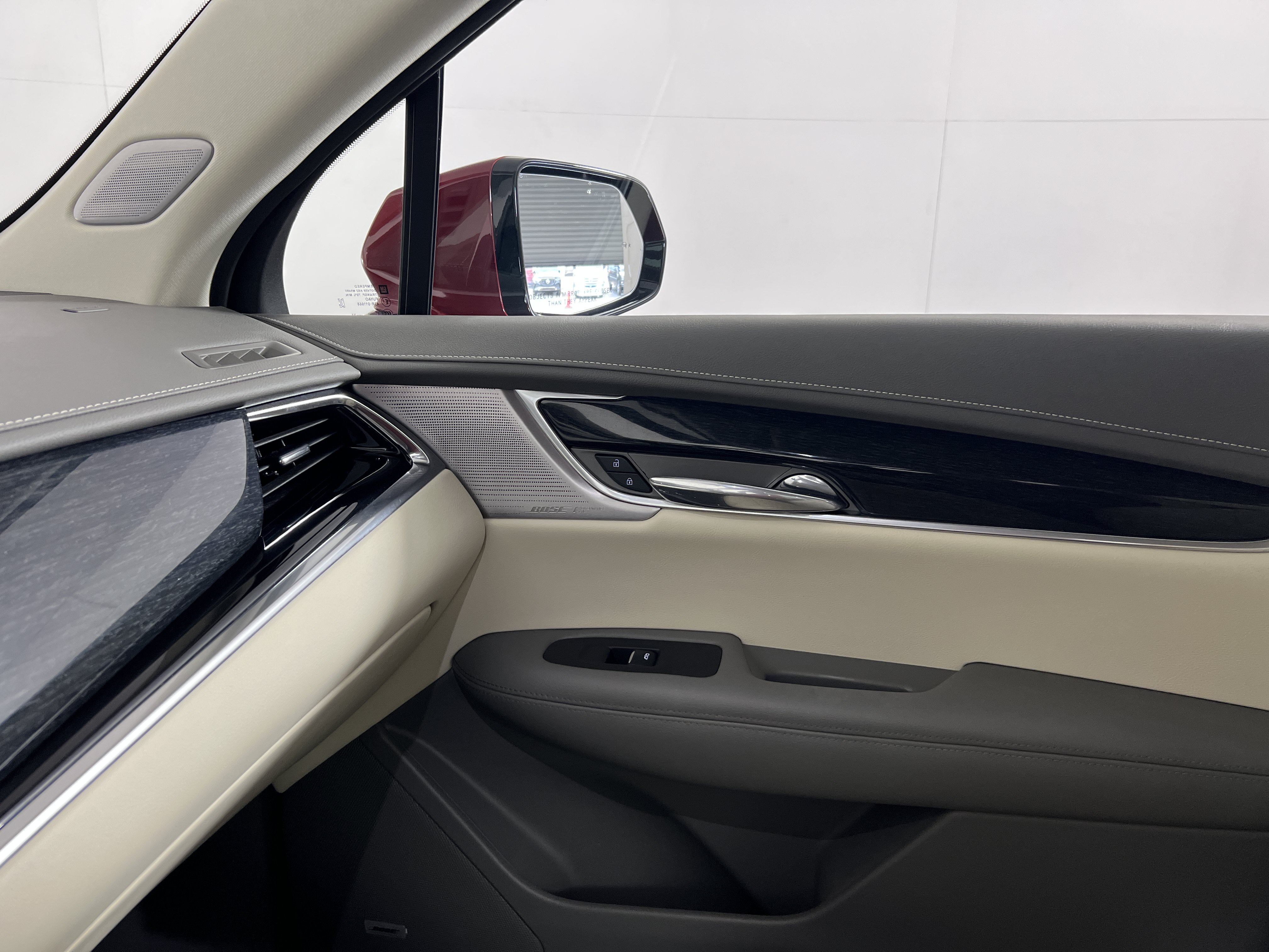 Used 2024 Cadillac XT6 Premium Luxury w/ Technology Package FWD image 12