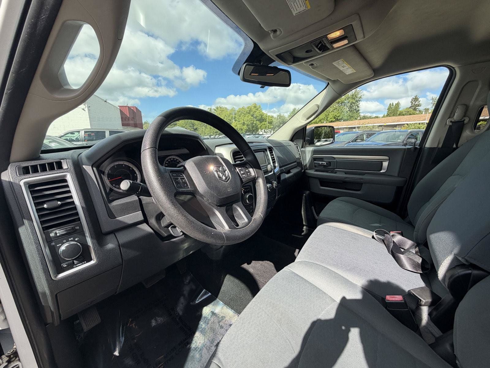 Used 2016 RAM 1500 Classic SLT AWD/4WD image 10