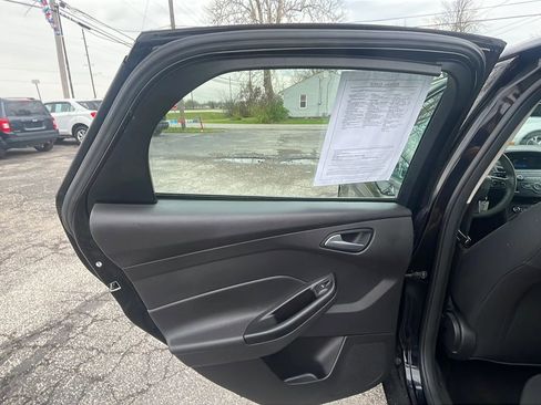 Used 2018 Ford Focus SE FWD image 19