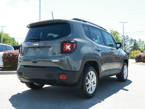 Used 2022 Jeep Renegade Latitude AWD/4WD image 5