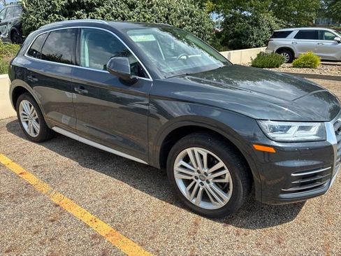 Used 2020 Audi Q5 2.0T Premium Plus w/ Premium Plus Package AWD/4WD image 3