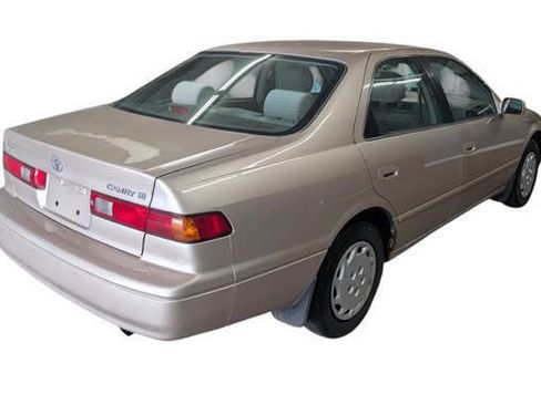 Used 1998 Toyota Camry CE FWD image 5