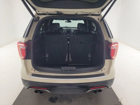Used 2018 Ford Explorer Platinum image 29